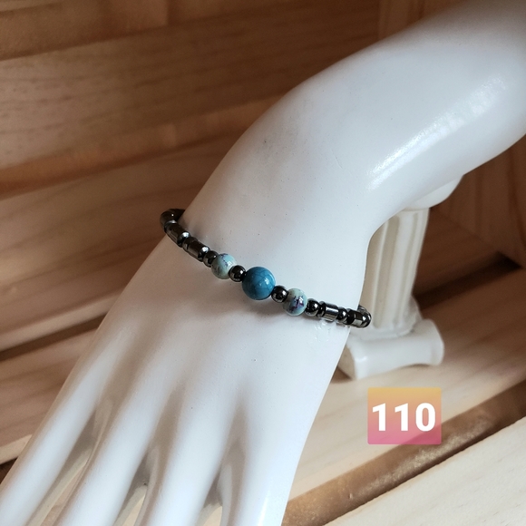 Bracelets - Picture 4 of 6